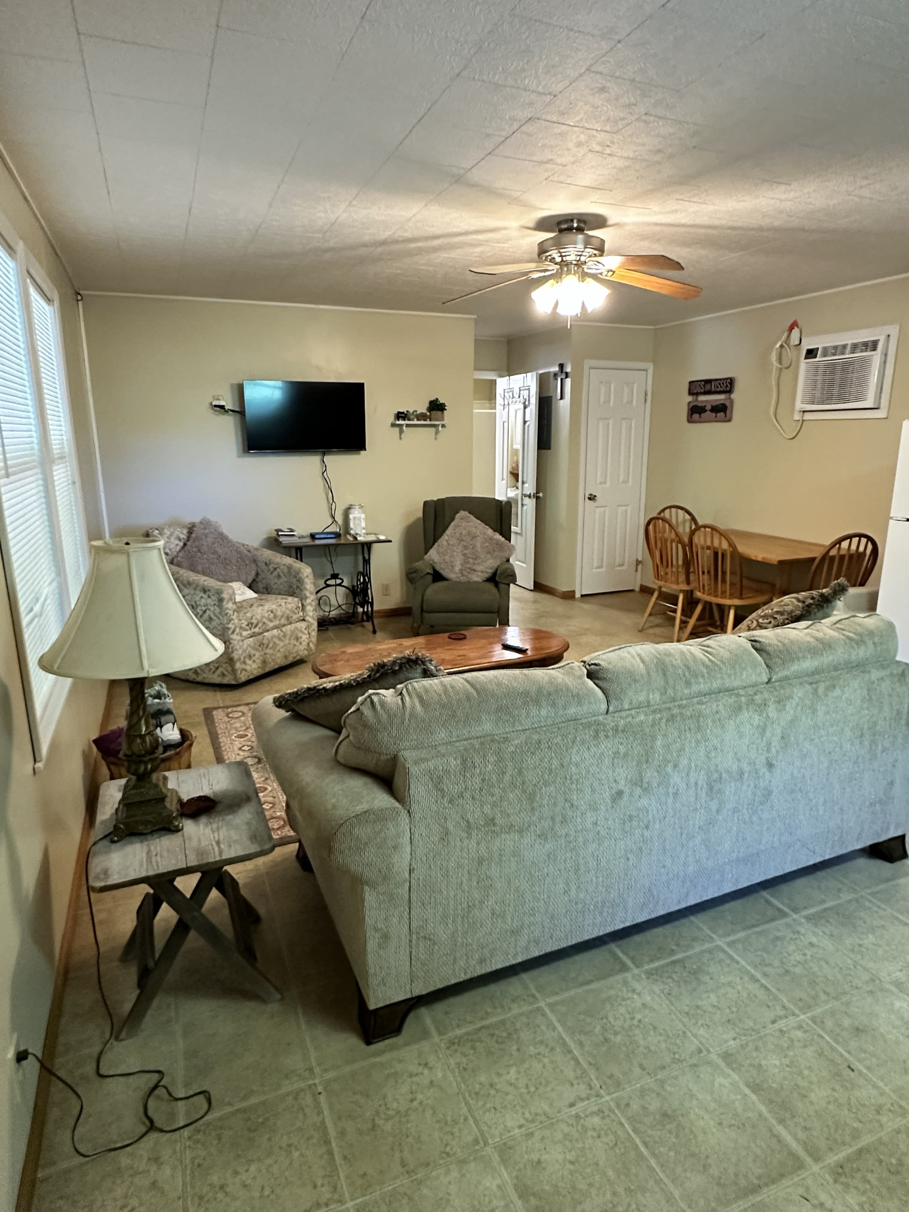 Hope Cabin Hope Livingroom
