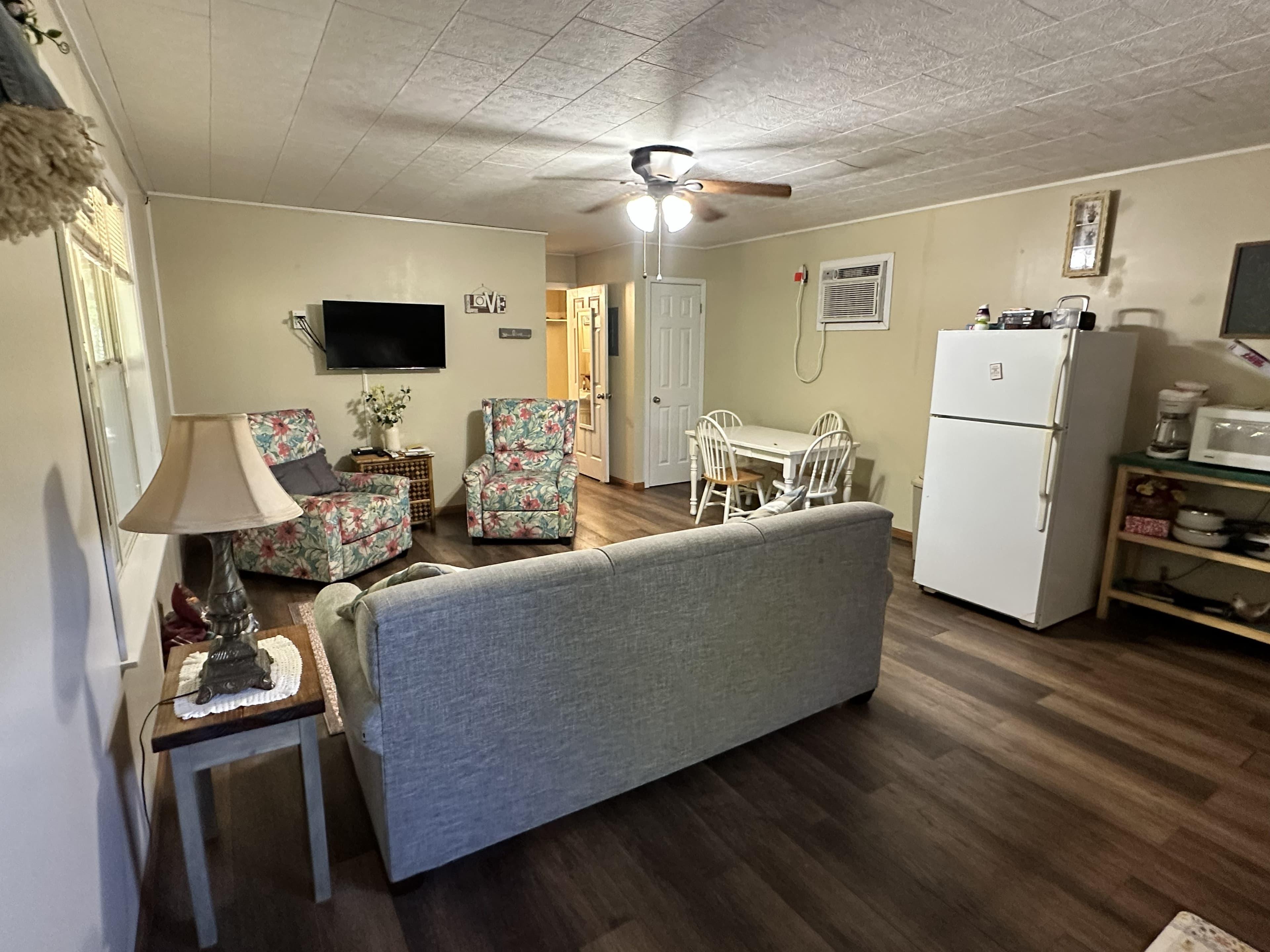 Love Cabin Love Room